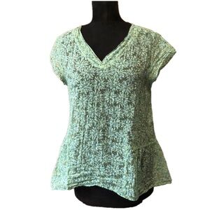 Lightweight Green Floral Top by Cut Loose